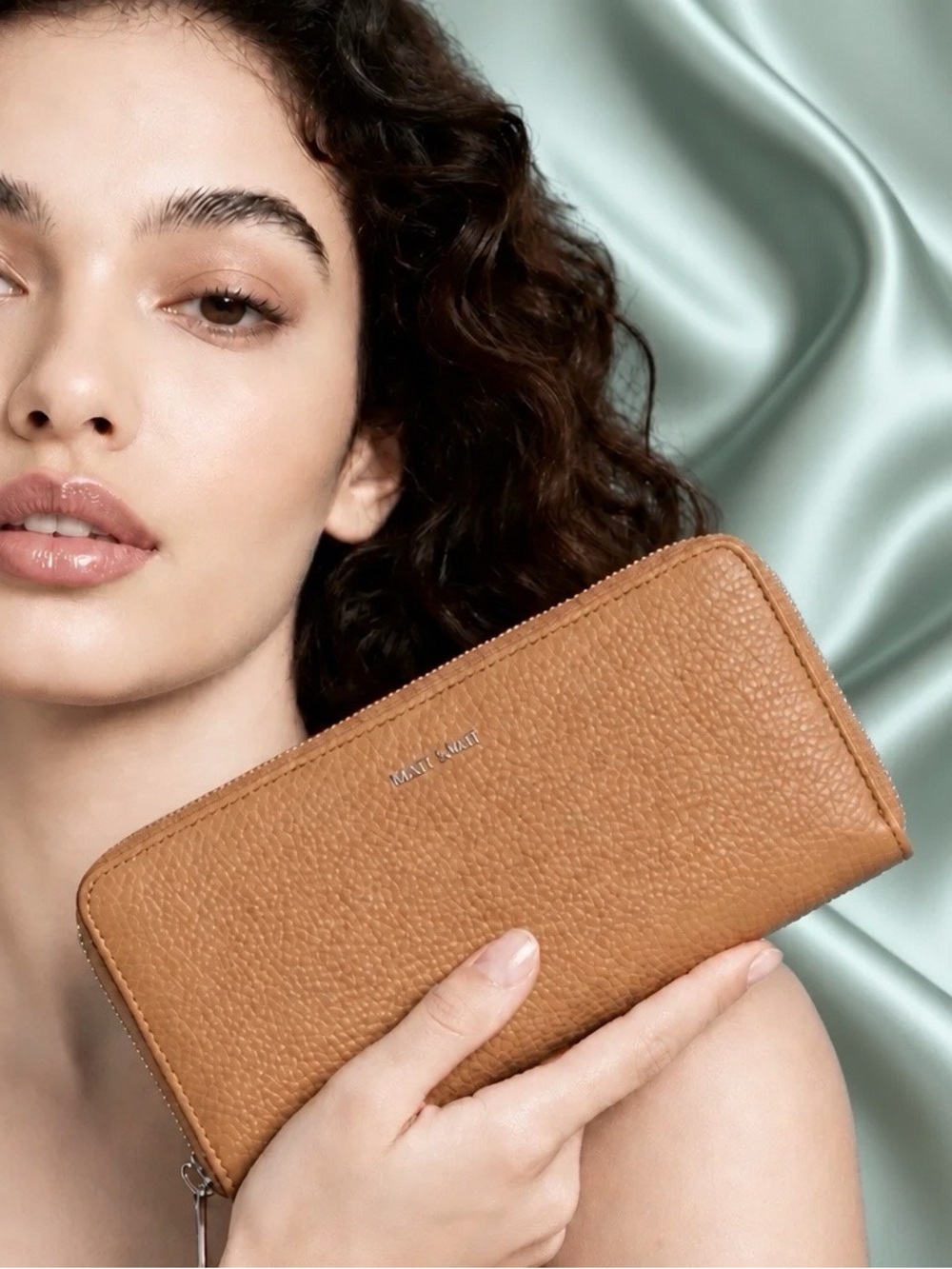 ‘Matt & Nat’ Camel colored Zip-Around Wallet, vegan leather. Brand NEW!
